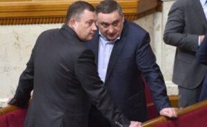 Двух депутатов подозревают в злоупотреблениях