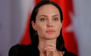 Анджелина Джоли