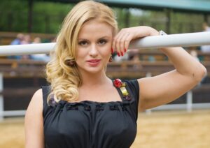 Анна Семенович