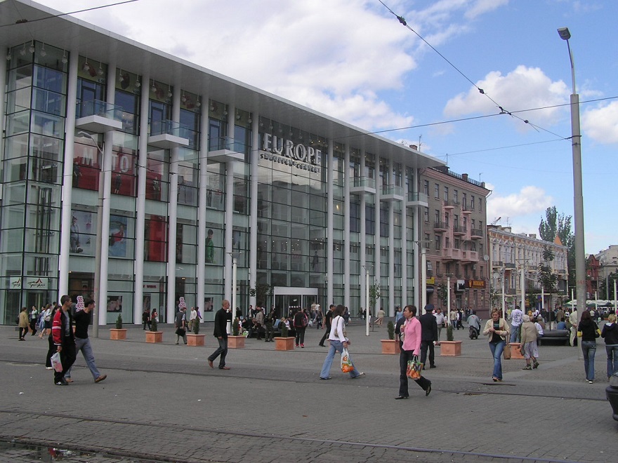 На Европейской площади в магазине фанатов &quot;Днепра&quot; воруют