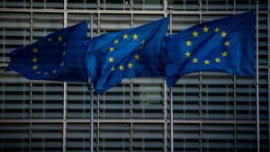 ЕС не видит причин для отмены санкций против РФ