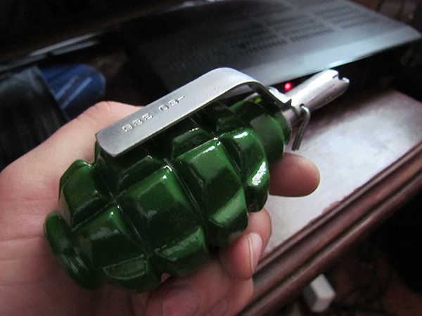 гранаты Ф-1 и РГД-5.