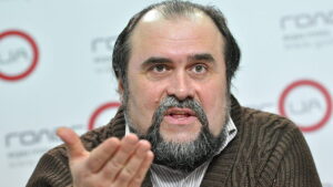 f_5806732341456903115_8