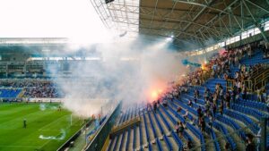 фото informator.dp.ua, фанаты в Днепре