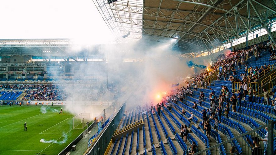 фото informator.dp.ua, фанаты в Днепре