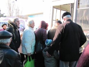 feodosiyskie-pensionery-interesuyutsya-imeyut-li-oni-pravo-na-lgotnyy-proezd_foto-iz-arkhiva-gazety-kafa_1_2015-04-4-10-34-30