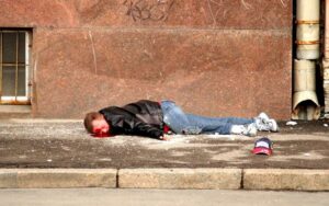 упасть из окна, фото открытые источники