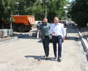 максим курячий
