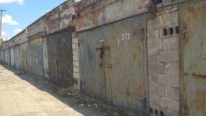 Скандал в Днепре: в гаражном кооперативе сносят боксы, хозяева – не в курсе