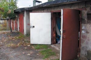 ограбление гаража, фото из открытых источников