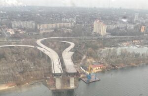Фотофакт: вантовые мосты Запорожья после 20 лет простоя снова в активном строительстве