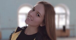 Украинская гимнастка эффектно позировала на фоне мечети