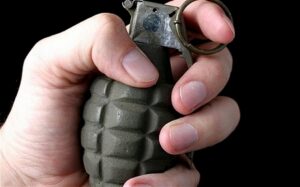 граната в руке, фото из открытых источников