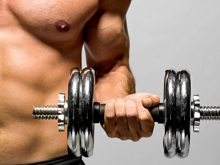 мужчина с грифом, фото из открытых источников