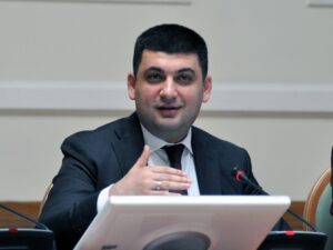 Гройсман уверяет, что «курс доллара не поползет», он просто слегка вырастет