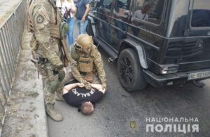 Спецоперация в Днепре: полицейские задержали преступную группу (фото, видео)