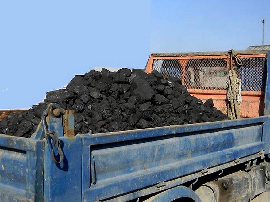 грузовик с углем, фото из открытых источников