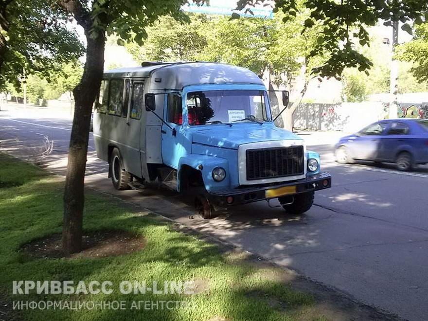 фото http://krnews.ua, у грузовика отпало колесо