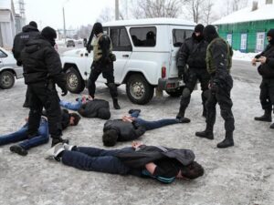 преступная группа, фото из открытых источников