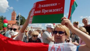 В Беларуси людей учат &quot;кричалкам&quot; за Лукашенко