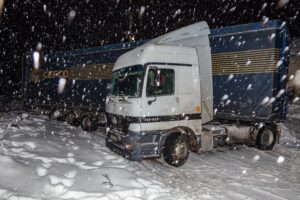 фуру занесло, фото из открытых источников