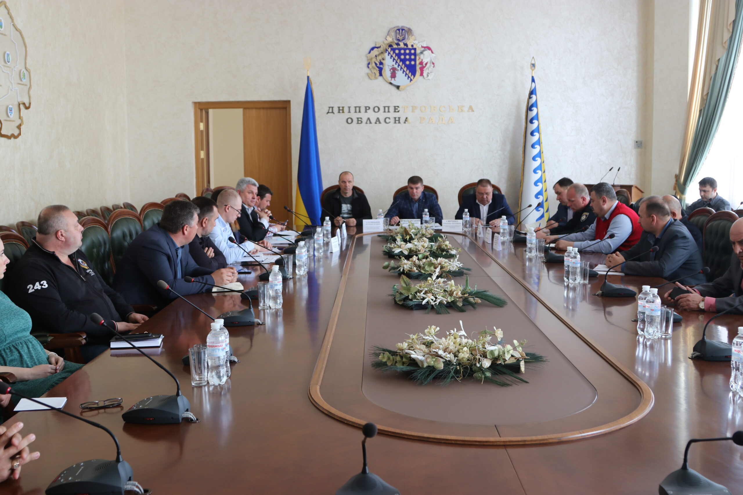 В Днепропетровском облсовете провели внеочередное заседание