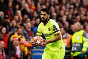 нападающий