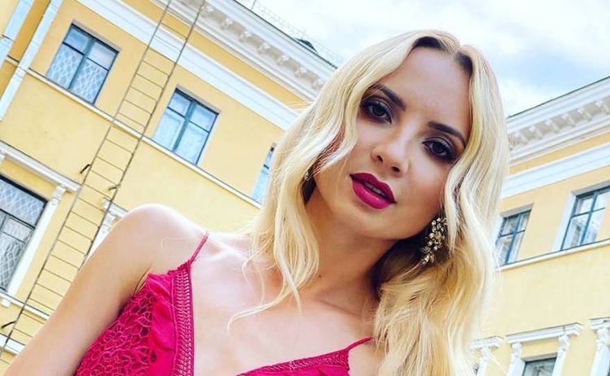 Звезда "Женского квартала" позировала в сексуальном наряде