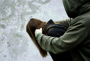 избить девушку, фото из открытых источников