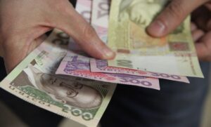 В Днепре “по акции” продают фальшивые деньги: будьте аккуратны (фото)