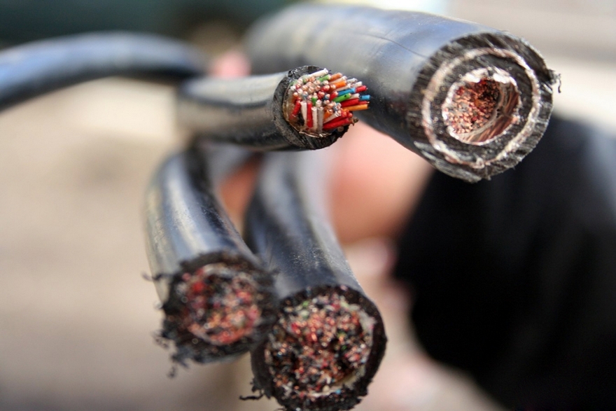 украсть кабель, фото из открытых источников