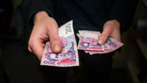 Гречка за голос: как кандидаты в президенты подкупают избирателей