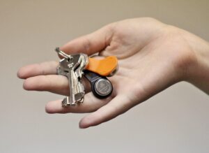 ключи в руках, фото из открытых источников