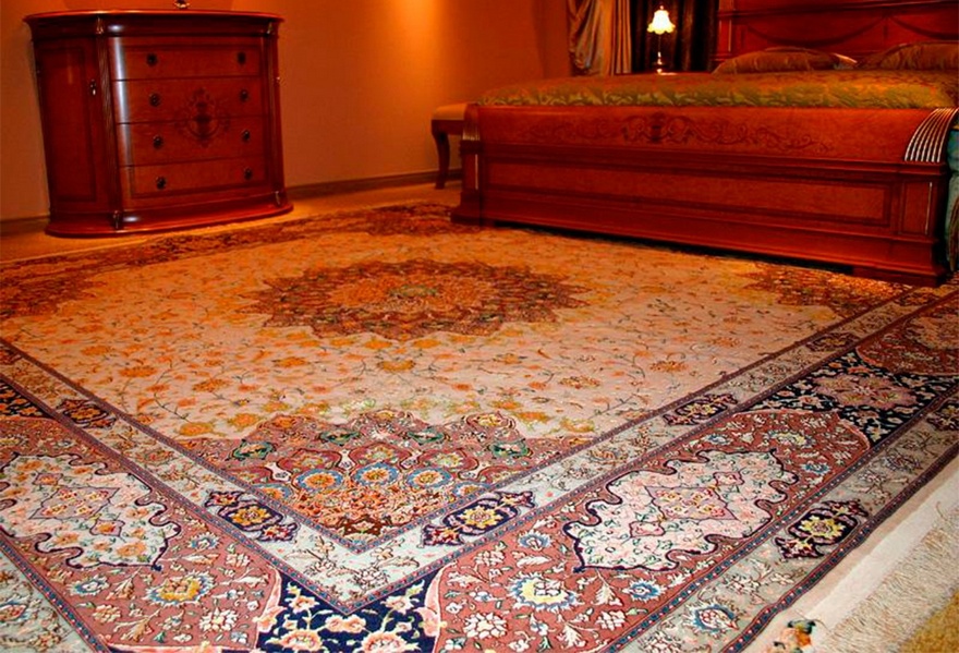 ковер на полу, фото из открытых источников