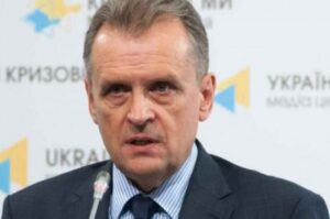 Козаченко советник Яценюка подал в отставку