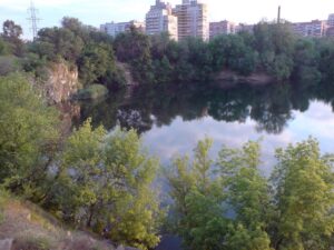 Как появился жилмассив Красный Камень