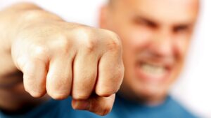 мужской кулак, фото из открытых источников