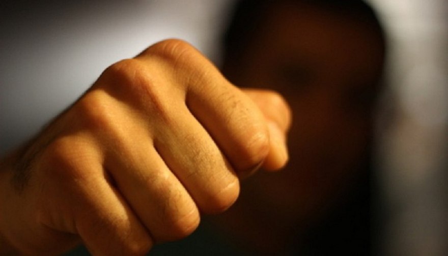 кулак мужчины, фото из открытых источников