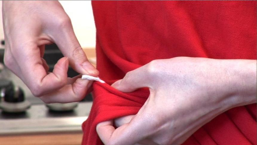 Как убрать жвачку с одежды