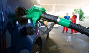 Заправка бензин автомобиль газ