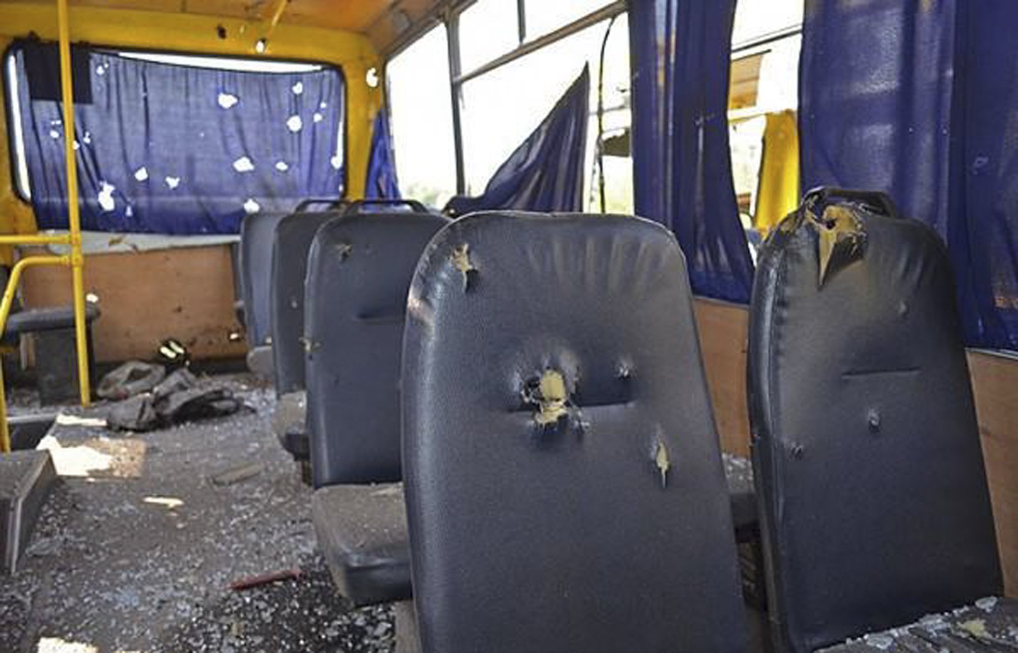 la-fg-missile-bus-ukraine-20150113