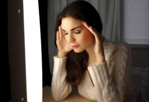 light-box-therapy_istock_000023013651_686