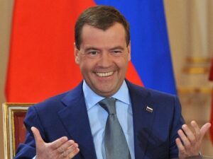 Медведев прокомментировал победу Зеленского на выборах