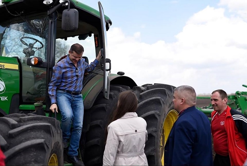 Олег Ляшко посетил села Черкасской области. Фото: Facebook/Олег Ляшко