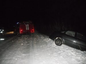 фото ГСЧС, &quot;Chevrolet&quot; слетел в кювет