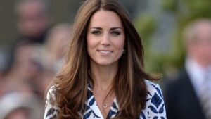 Королевский скандал: мама Кейт Миддлтон публично выпивала, чем разозлила Елизавету II