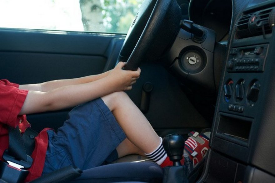 пьяный мальчик, фото из открытых источников