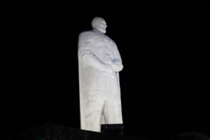 mariupol_pamyatnik