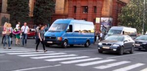В Днепре убрали перевозчиков по двум маршрутам