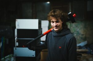 крушить квартиру, фото из открытых источников